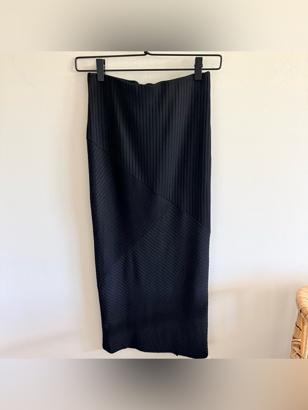NWOT MINKPINK Revolve Black Ribbed Bodycon Midi Skirt | XS - Picture 3 of 7